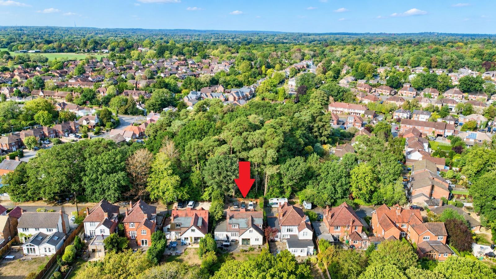 Pine Grove, Windlesham